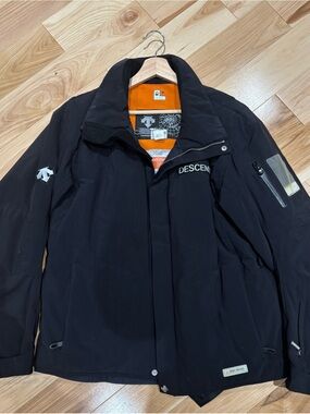 Descente Men’s High-Performance Technical Ski / Snowboard Jacket